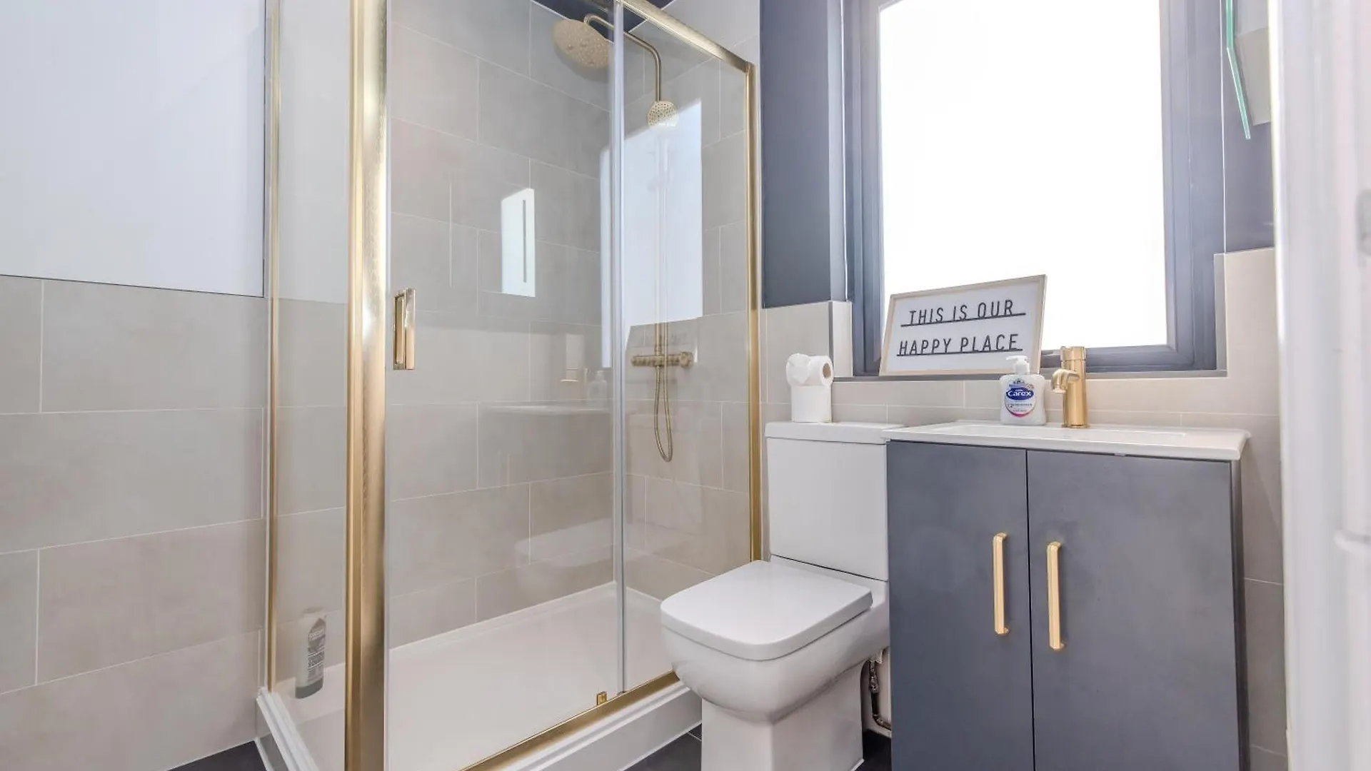 1-Bedroom With Balcony L Steps From Brighton Beach 0*,