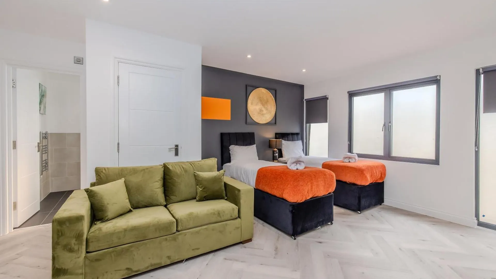 1-Bedroom With Balcony L Steps From Brighton Beach דירה