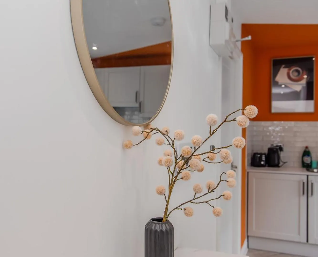 דירה 1-Bedroom With Balcony L Steps From Brighton Beach